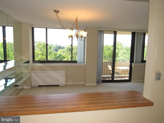 Building Photo - 4201 Cherry Hill Rd