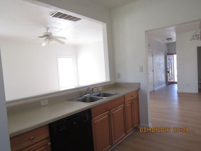 Building Photo - Great Home!