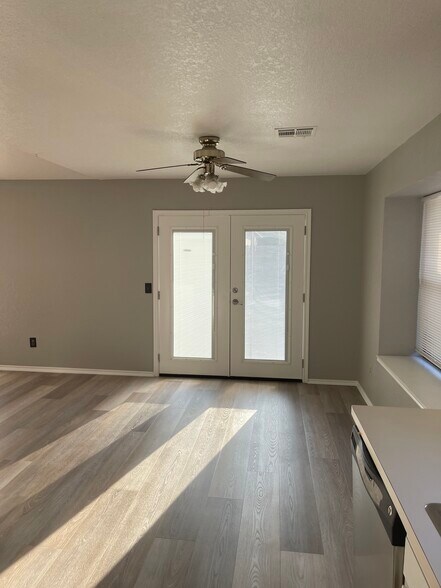 back door - 1309 Grand Mnr