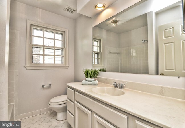 Building Photo - 20214 Birdsnest Pl
