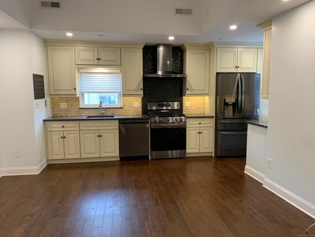 Building Photo - 66 Cedar St