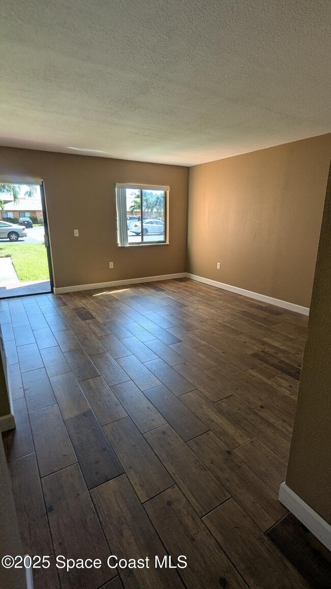 Building Photo - 107 San Juan Cir