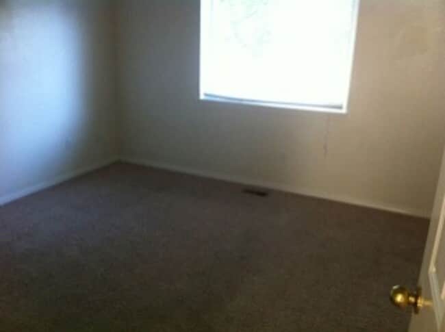 Building Photo - Cute 2 bed/1.5 bath Boise