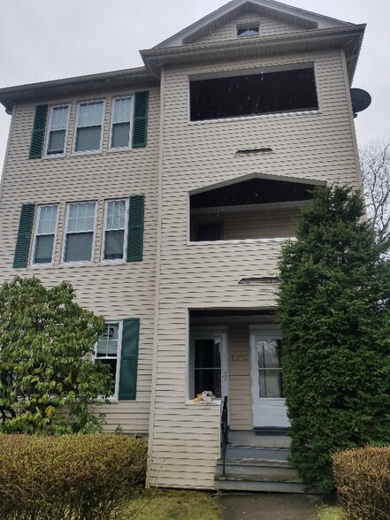 Building Photo - 352 Chandler St