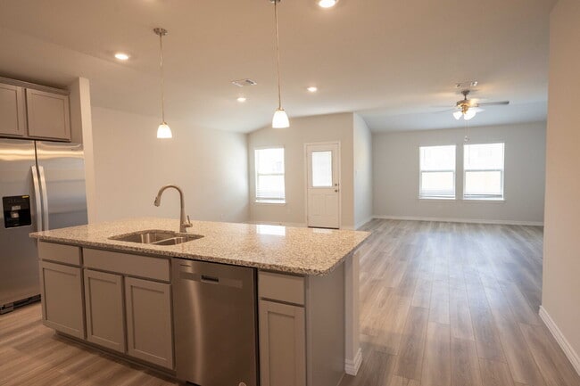 Building Photo - "Charming 3-Bedroom Haven with 2.5 Baths & Spacious Living in Belton!"