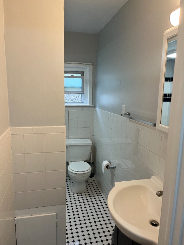 Building Photo - 13 Telescope St