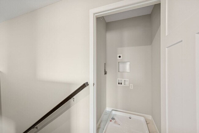 Building Photo - Rent this Brand New Townhome