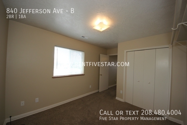 Building Photo - Charming 2 Bedroom 1 Bathroom Upstairs Apa...