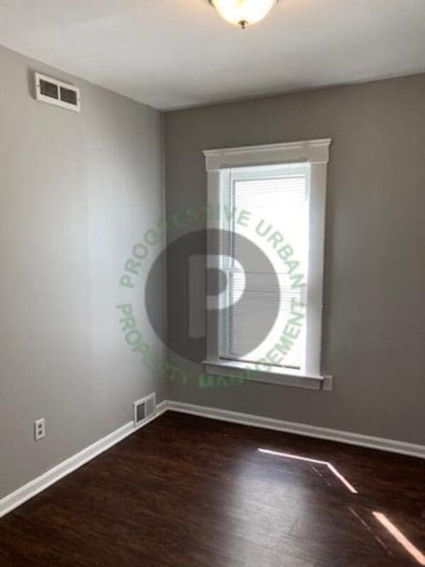 Building Photo - 4012 Woodbridge Ave