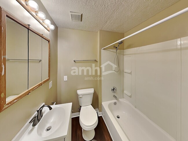 Building Photo - 948 W 1400 N