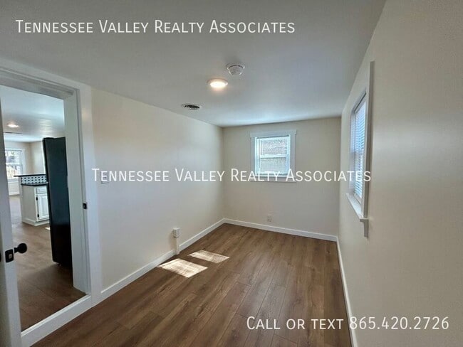 Building Photo - 2321 Bradford St