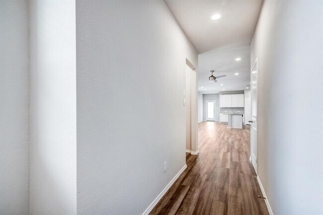 Building Photo - 9304 Colonial Bent Pl