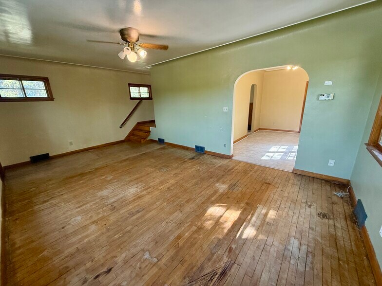 Building Photo - 1024 Heights St