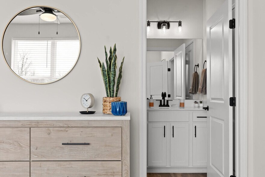 Building Photo - 2318 E Main St