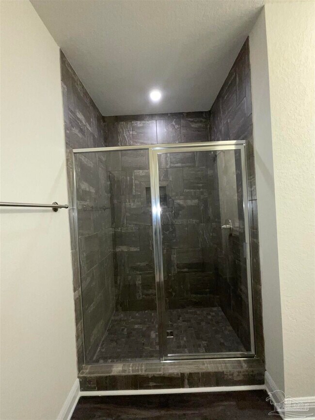 Building Photo - 5065 Peach Dr