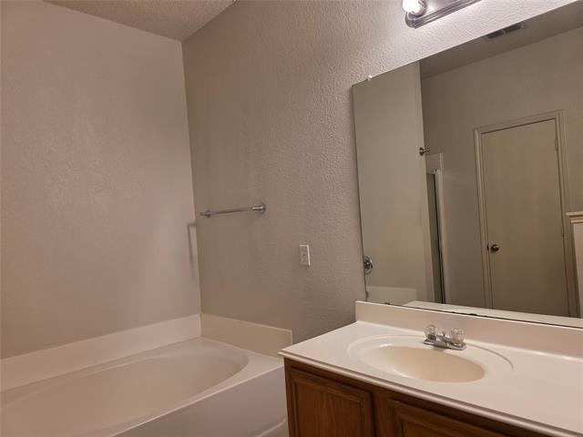 Building Photo - 4758 Marina Del Rd