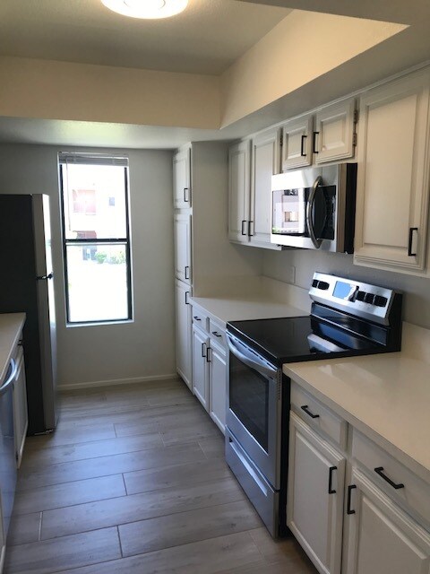 Kitchen - 7510 E Thomas Rd
