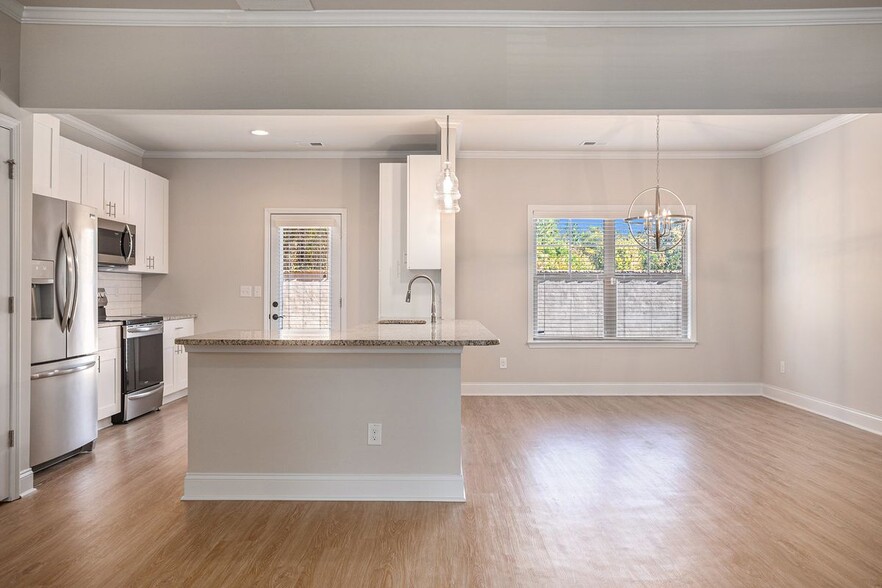 Building Photo - 7772 Fawn Cir