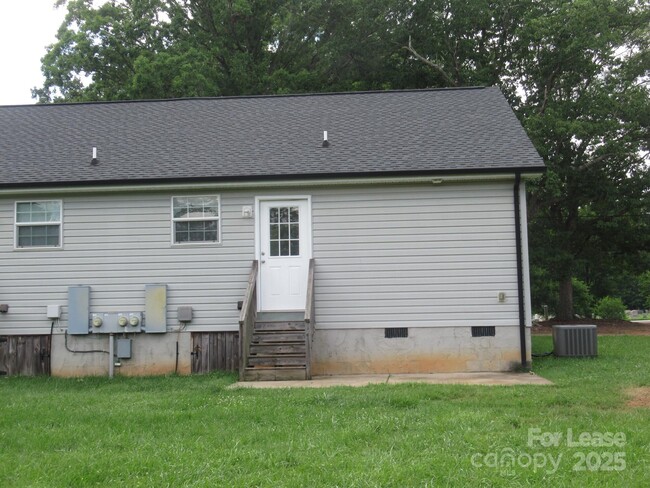 Building Photo - 4584 Maiden Hwy