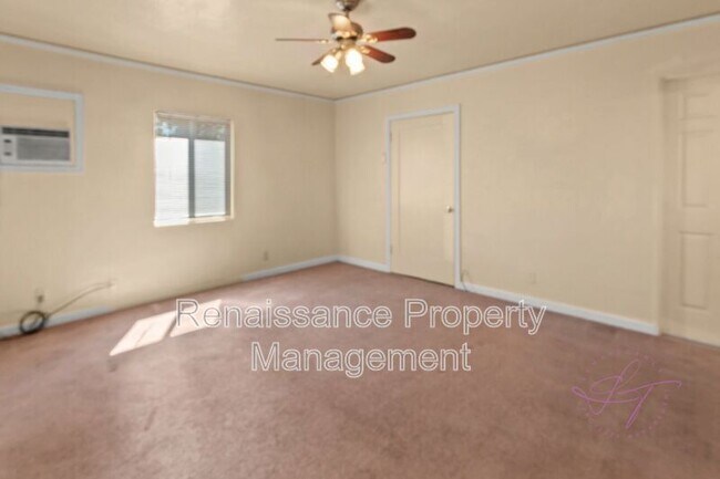 Building Photo - 1026 Windeler Ave
