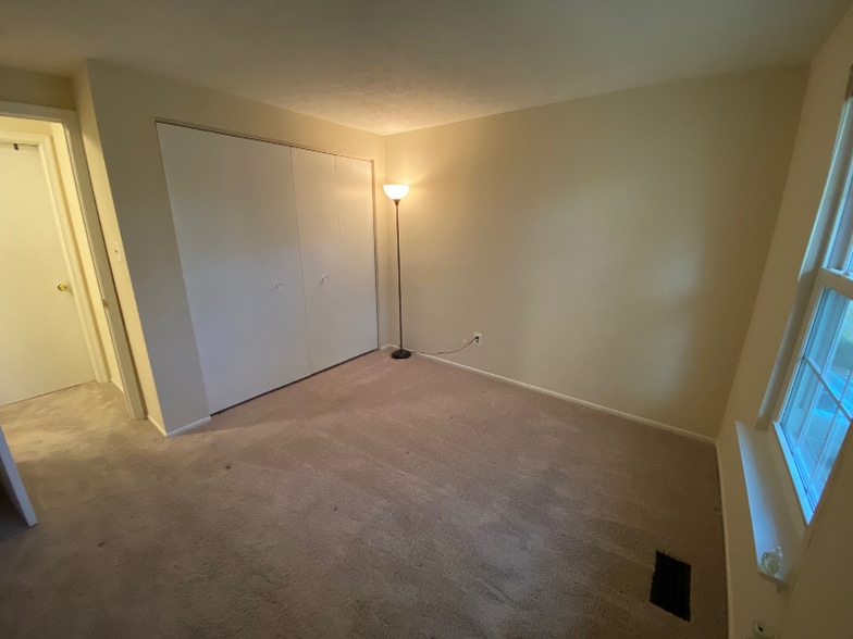 Building Photo - 7726 Acrocomia Dr