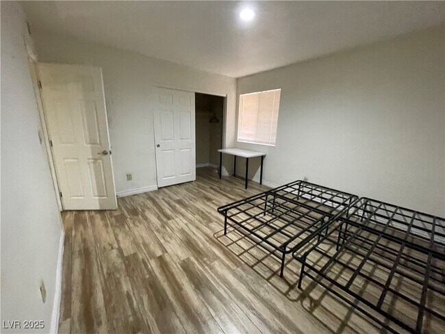 Building Photo - 5207 Indian River Dr