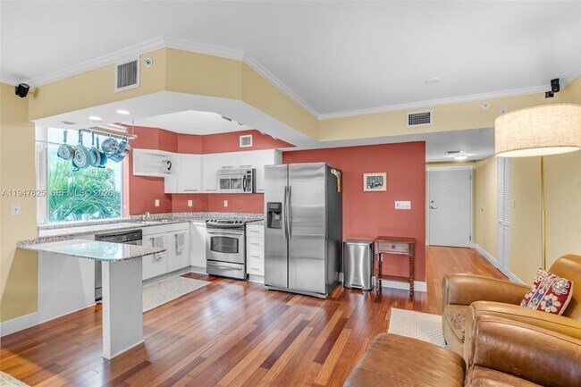 Building Photo - 1532 Drexel Ave