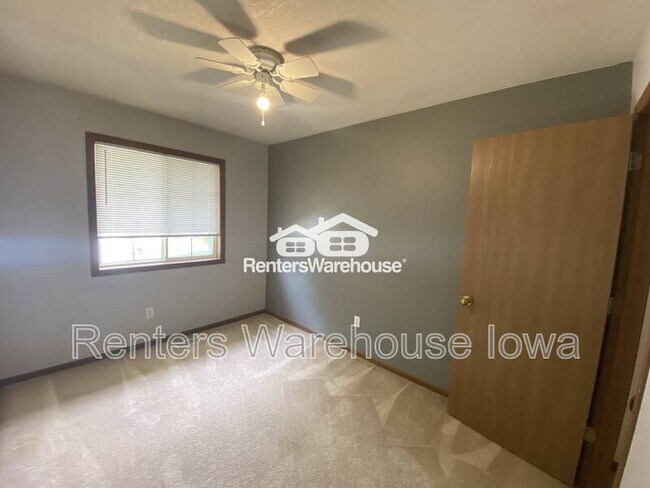 Building Photo - 509 15th St SE