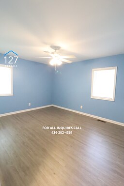 Building Photo - 2-Bedroom Duplex with In-Unit Laundry & Lawn Care Included!