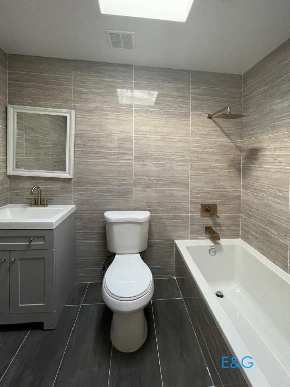 Building Photo - 3 bedroom in BROOKLYN NY 11234