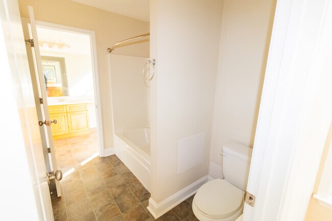 Building Photo - 8100 Burkhalter Rd