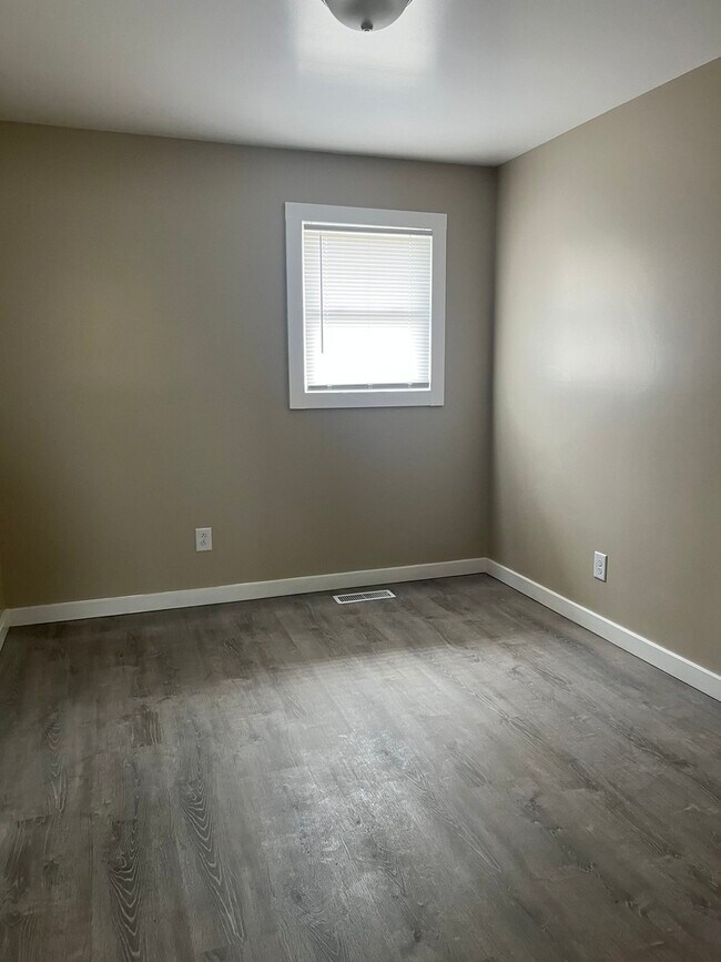 Building Photo - 2016 Capri Ave