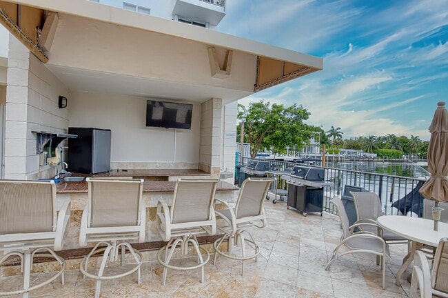 Building Photo - 1401 S Ocean Blvd