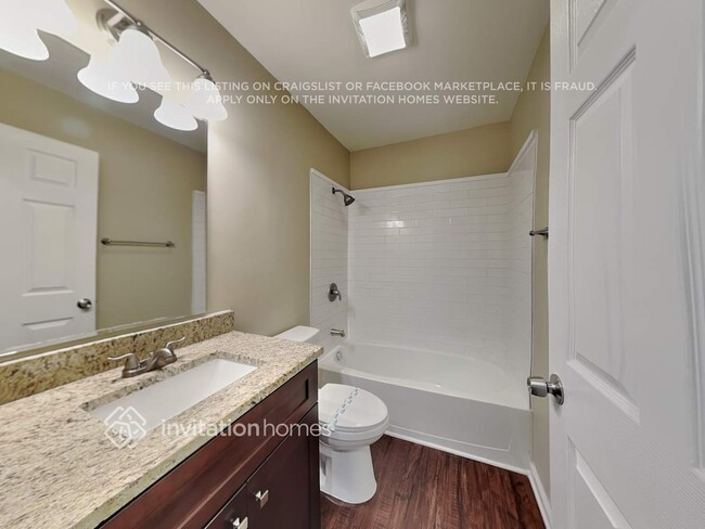 Building Photo - 300 1st St