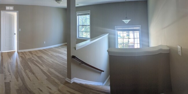 Building Photo - 1011 Blue Bonnet Ct