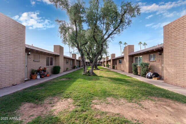 Building Photo - 3031 S Rural Rd