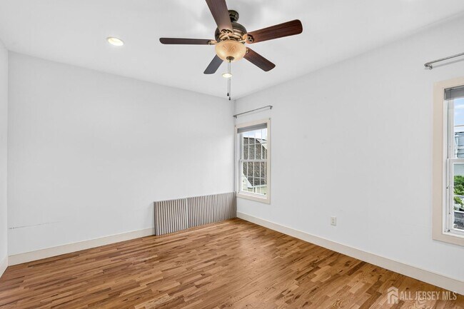 Building Photo - 262 Prospect Ave