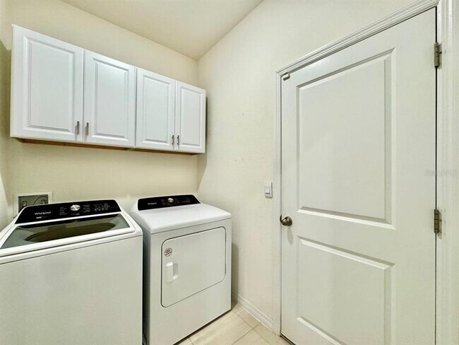 Building Photo - 12544 Shining Willow St