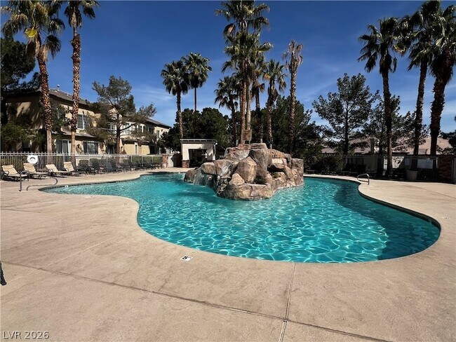 Building Photo - 1725 Queen Victoria St