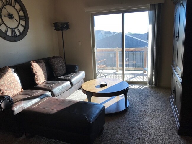 Building Photo - 2810 Bobcat Dr