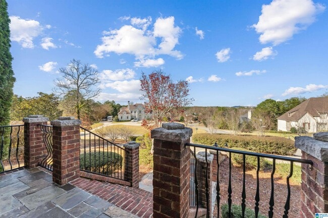 Building Photo - 2005 Lake Heather Dr