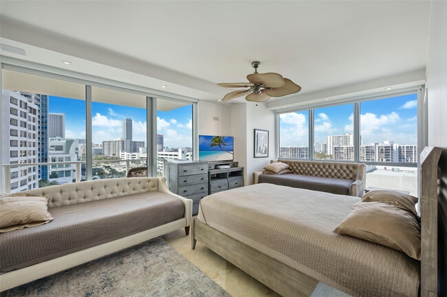 Building Photo - 3101 S Ocean Dr