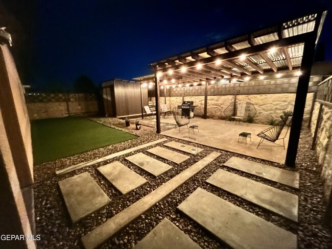 Building Photo - 4081 Tierra Bronce Dr