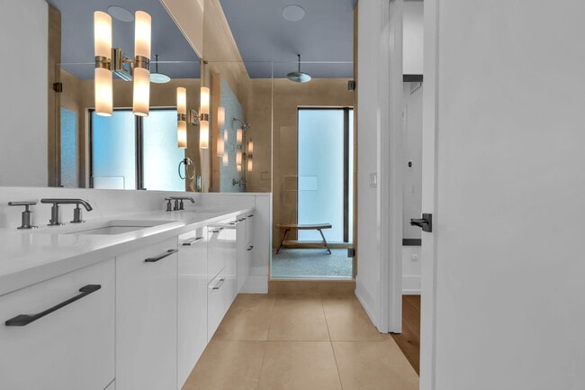 Building Photo - 200 Ocean Ave N