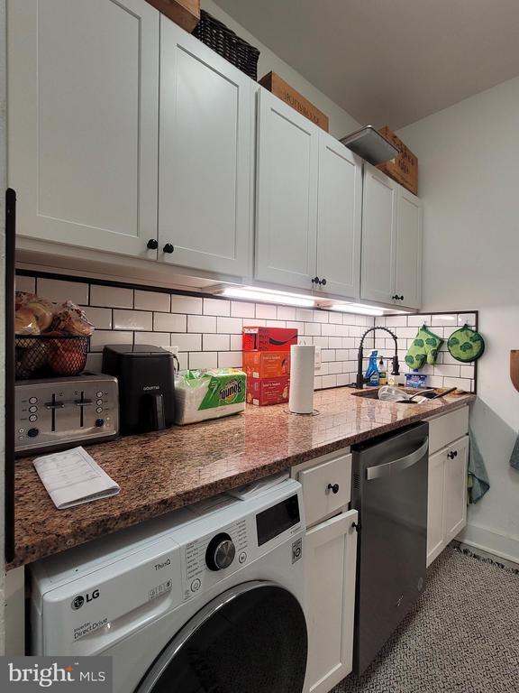 Building Photo - 219 S 18th St