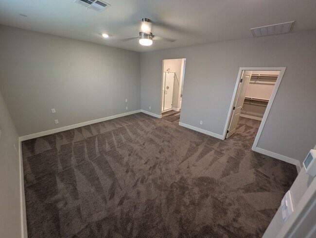 Building Photo - 1039 Forest Falcon Dr