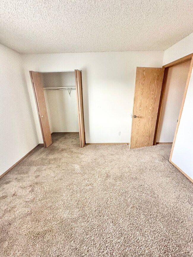 Building Photo - 1329 Soaring Eagle Dr