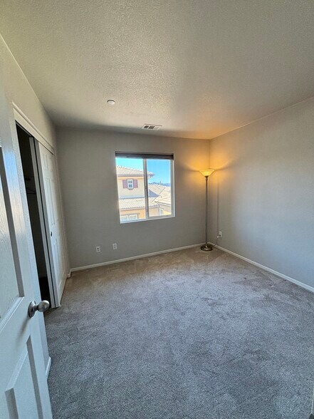 Building Photo - 1415 Calabria St