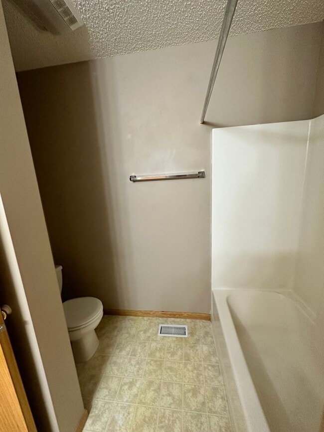 Building Photo - Beauting 2 Bed Town Home for Rent