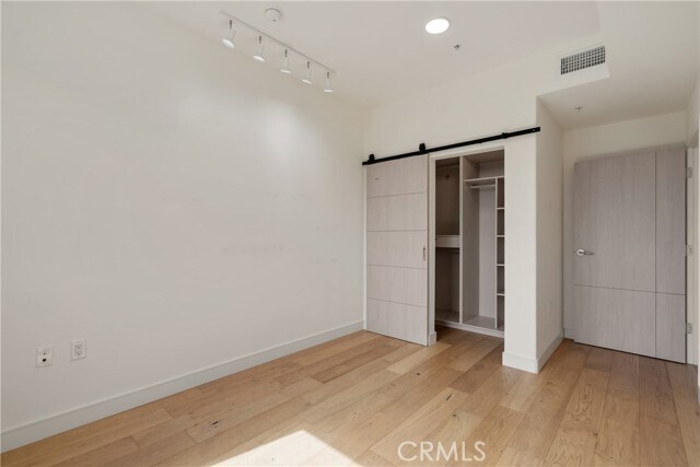 Building Photo - 820 S Wilton Pl